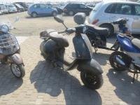 Vespa 946