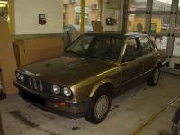 320i E30